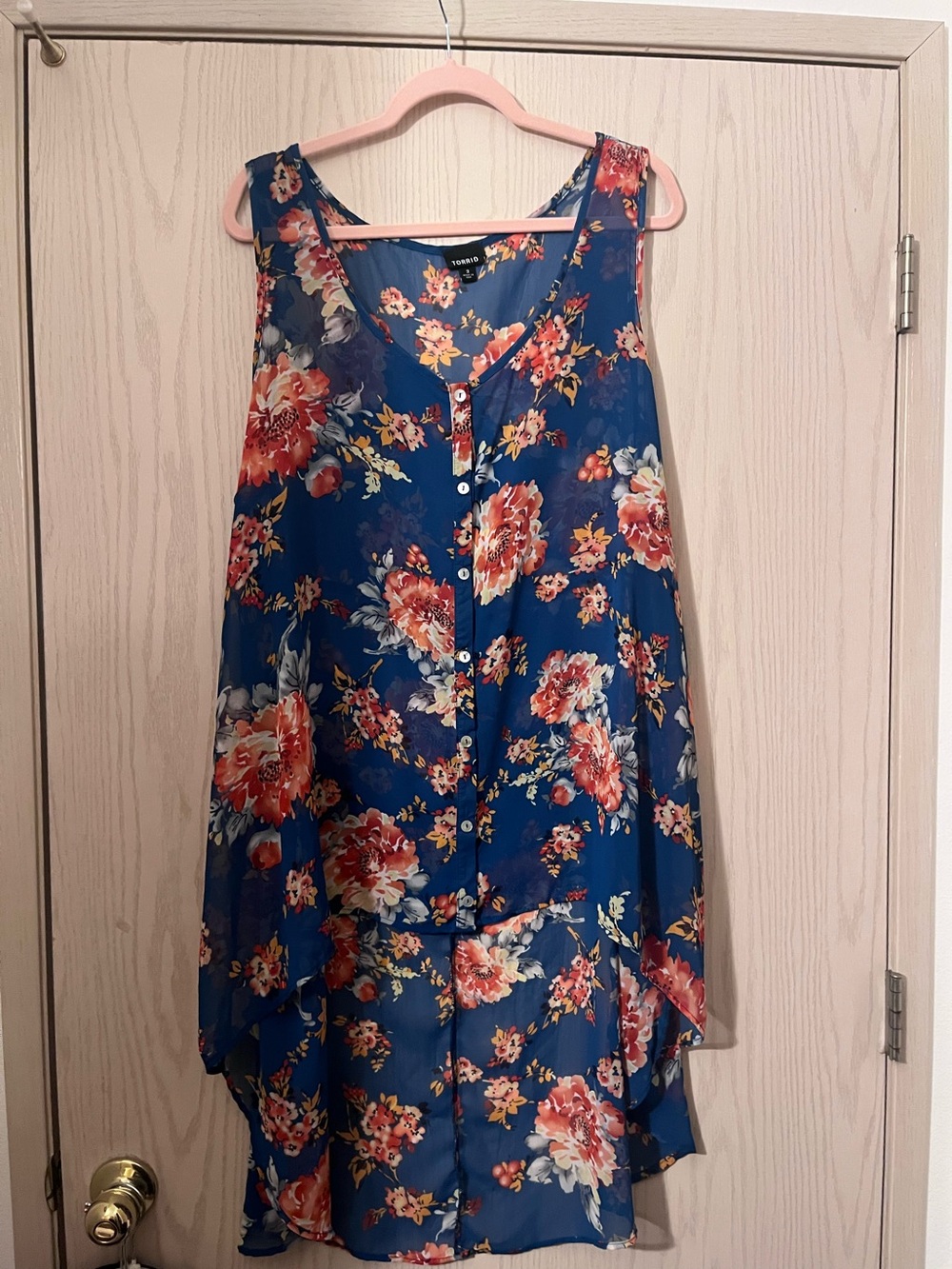 Torrid Floral Blue Sleeveless Button-Front Tunic